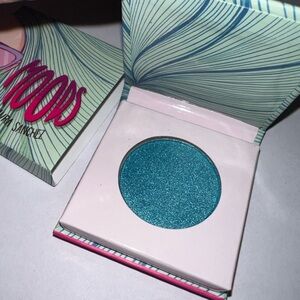 Moods Single Eyeshadow Compact Laura Sanchez TEAL Aqua Blue Green pressed powder